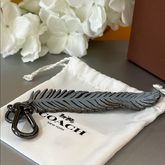 Coach Silver Feather Keychain - Picture 4 of 10